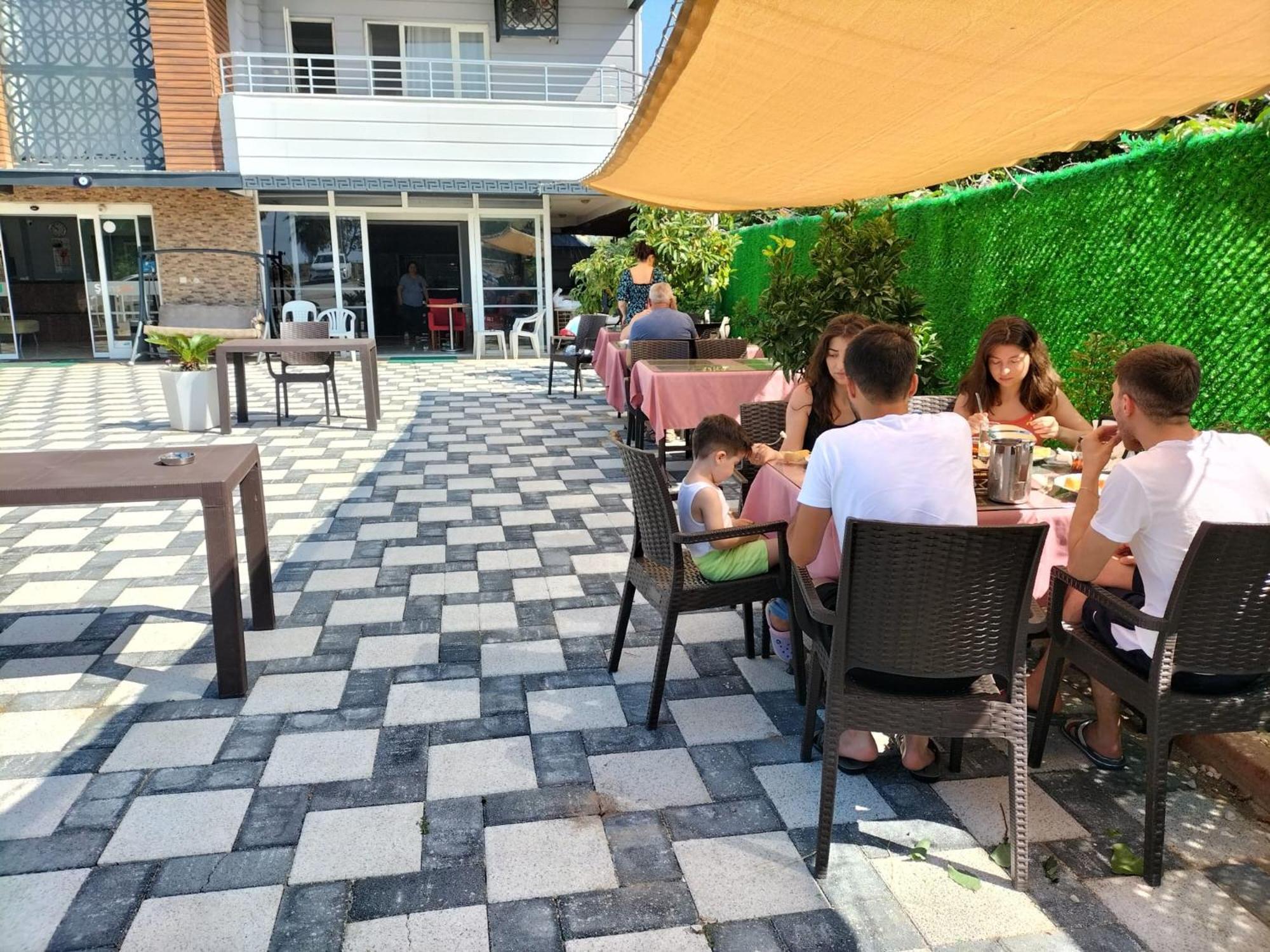 Hotel Simsek ฟินิเค ภายนอก รูปภาพ